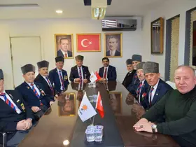 Başkan Salt gaziler, muhtarlar ve vatandaşlarla bir araya geldi
