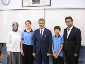 Başkan Şenol Dinç minik öğrencinin sözünü yerde bırakmadı

