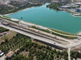 Başkan Taşkın, Çarşıbaşı Yeşil Alanı’ndaki çalışmaları inceledi

