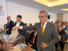 Başkan Tetik Ege Belediyeler Birliği encümen üyeliğine yeniden seçildi
