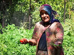Başkan Tugay sözünü tuttu: Beydağlı çiftçinin 30 yıllık su hasreti sona erdi
