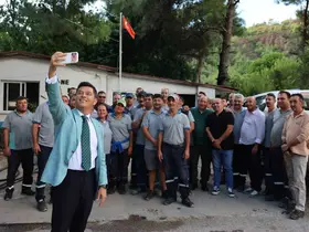 Başkan Ünlü Temizlik İşleri Müdürlüğü personeli ile bir araya geldi
