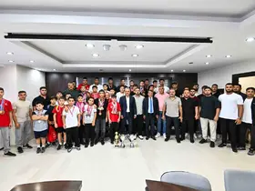 Başkan Uysal, Muratpaşa Belediyespor güreşçileriyle bir araya geldi
