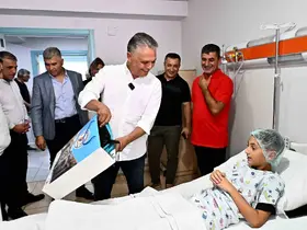 Başkan Uysal’dan sünnet olan çocuklara ziyaret
