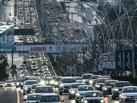 Başkentin büyüyen trafik sorunu karşısında Ankara Büyükşehir Belediyesi yetersiz kaldı

