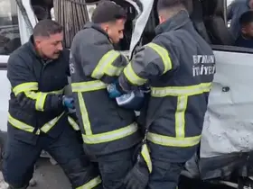 Batman’da iki minibüs çarpıştı: 9 yaralı
