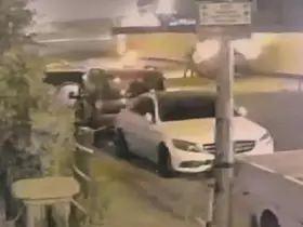 Batman’da park halindeki otomobilin kundaklanma anı kamerada
