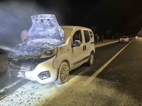Batman’da seyir halindeki araç alev aldı
