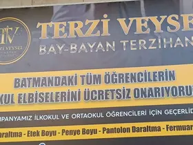 Batmanlı terziden örnek davranış: Yırtık ve sökük okul kıyafetlerini ücretsiz onarıyor
