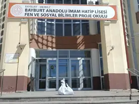 Bayburt Anadolu İHL öğrencileri 55 kilogram atık pil topladı

