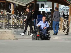 Bayburt’ta ehliyetsiz sürücü engelli vatandaşa çarpıp kaçtı: "Sadece ben değil, insanlık ve vicdan da yaralandı"
