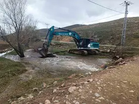 Bayburt’ta kar sularına karşı dere yataklarında önlem alındı
