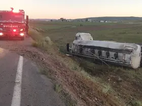 Bayburt’ta yakıt yüklü tanker devrildi: 1 yaralı
