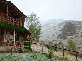 Bayburt’un yüksek rakımlı köylerinde kar yağışı etkili oldu
