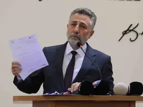 Bayraklı Belediyesi operasyonunda karar: Eski Başkan Sandal ve oğlu dahil 15 kişi tutuklandı

