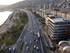 Bayraklı Belediyesinde 20 milyonluk kamu zararı, 4 milyonluk rüşvet ağı
