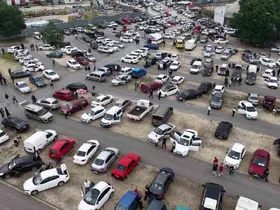 Bayram öncesi Bursa oto pazarında yoğunluk
