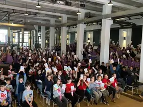 Behiç Ak, Sinoplu minik okurlarla buluştu
