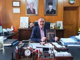 Belediye başkanından görülmemiş teşvik: 10 çocuk yapana sıfır araç, 8 çocuk yapan iş imkanı
