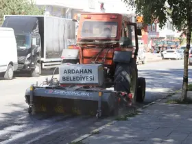 Belediye ekipleri, daha temiz bir Ardahan için çalışıyor
