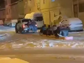 Belediye personelinden kar eğlencesi
