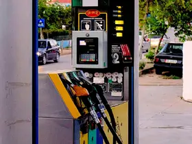 Benzine Zam Yolda!