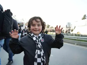 Beşiktaşlı taraftarlar derbi için Kadıköy’de
