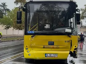 Beşiktaş’ta İETT otobüsü motosiklete ve taksiye çarptı: 1 yaralı
