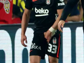 Beşiktaş’ta Rıdvan Yılmaz derbide sakatlandı
