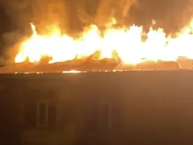 Besni’de ilkokulun çatısında korkutan yangın
