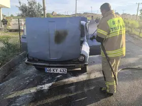 Besni’de otomobil alev aldı
