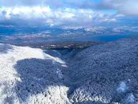 Beyaz, mavi ve yeşil birleşti: Eşsiz manzara mest etti
