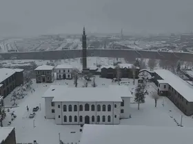 Beyaza bürünen 10 bin yıllık kent dronla görüntülendi
