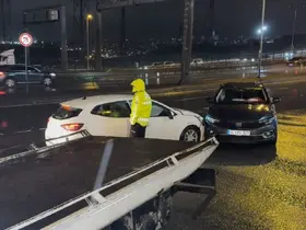 Beylikdüzü E-5’te iki araç çarpıştı: 1 yaralı
