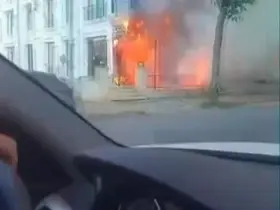 Beylikdüzü’nde iş yeri alevlere teslim oldu
