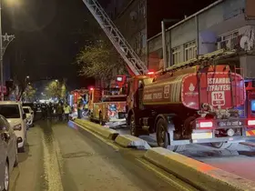 Beyoğlu’nda 4 katlı iş yerinde yangın
