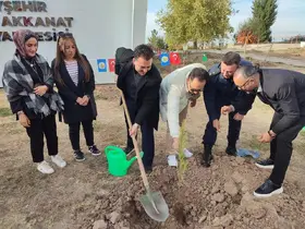 Beyşehir'de fidanlar toprakla buluştu