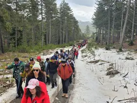 Beyşehir’de karda doğa yürüyüşü coşkusu