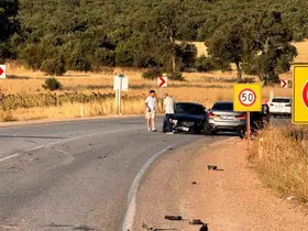 Beyşehir’de 3 otomobil çarpıştı: 6 yaralı

