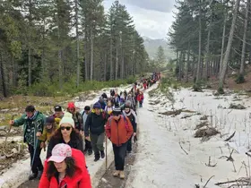 Beyşehir’de karda doğa yürüyüşü coşkusu
