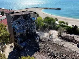 Bilderberg toplantılarından Yeşilçam yıldızlarına: İstanbul’un ikonik oteli Çınar, 66 yıllık serüvenin ardından yıkıldı

