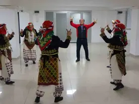 Bilecik’te 45 yıldır halk oyunu öğretiyor
