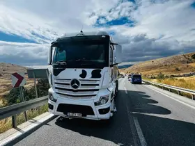 Bilecik’te kamyon ile otomobil çarpıştı, 1 yaralı
