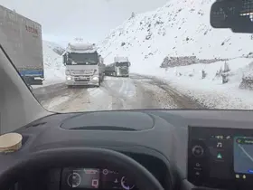 Bingöl-Erzurum kara yolunda kar etkisi: Uzun araç kuyrukları oluştu
