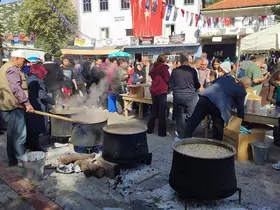 Binlerce kişi dumanı üstünde tarhana çorbasında buluştu

