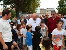 "Bir Durak Bir Mutluluk" çocukların yüzünü güldürüyor
