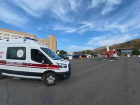 Bir günlük bebek, helikopter ambulansla Van’a sevk edildi
