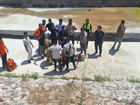 Bisikletiyle köprüden uçan çocuk 7 metreden yere çakıldı
