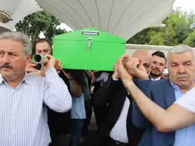 Bisikletten düşerek hayatını kaybeden özel kalem müdürü toprağa verildi
