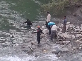 Bitlis’te dereye giren 3 kardeşten biri hayatını kaybetti, diğerini ise baba kurtardı
